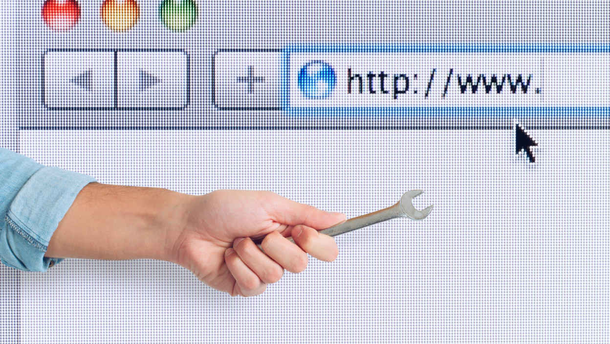 Zbliżenie ręki za pomocą telefonu komórkowego