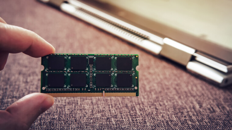 Pamięć o dostępie swobodnym jako zamiennik do laptopa