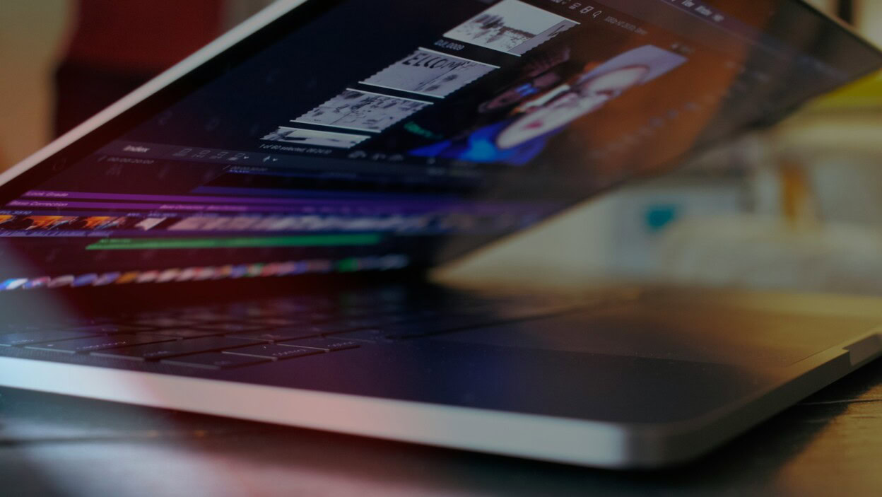 black laptop computer